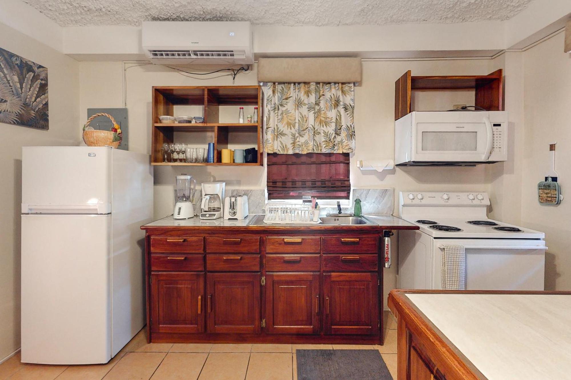 Hummingbird Home Suites San Pedro  Room photo