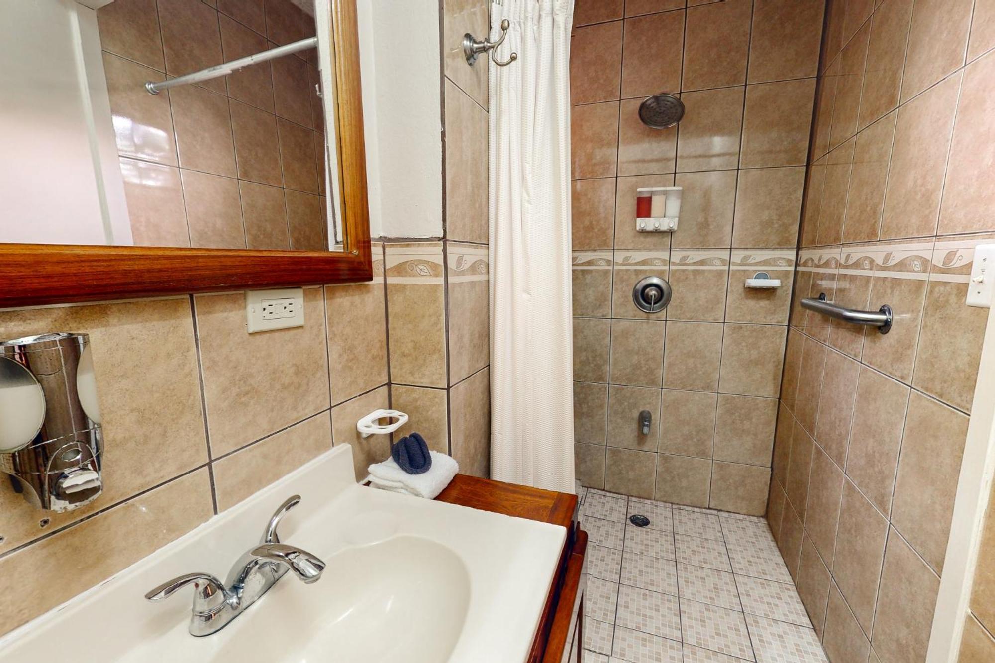 Hummingbird Home Suites San Pedro  Room photo