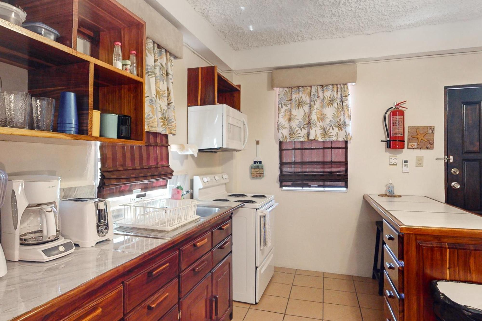 Hummingbird Home Suites San Pedro  Room photo