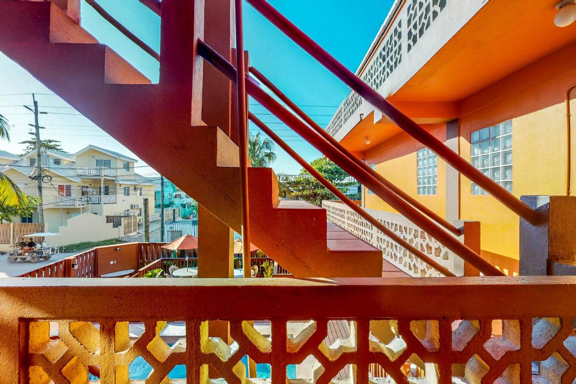 Hummingbird Home Suites San Pedro  Room photo