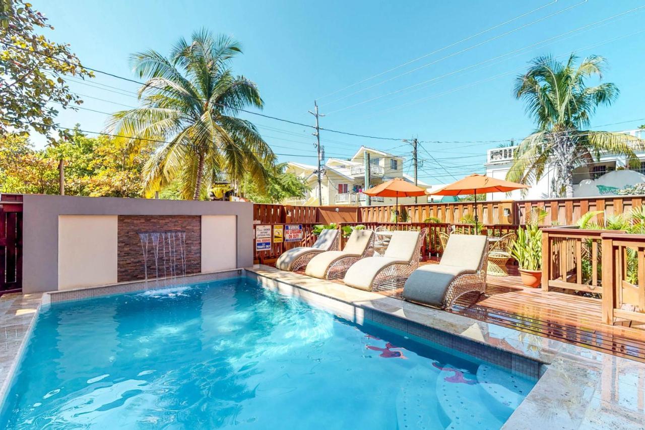 Hummingbird Home Suites San Pedro  Exterior photo